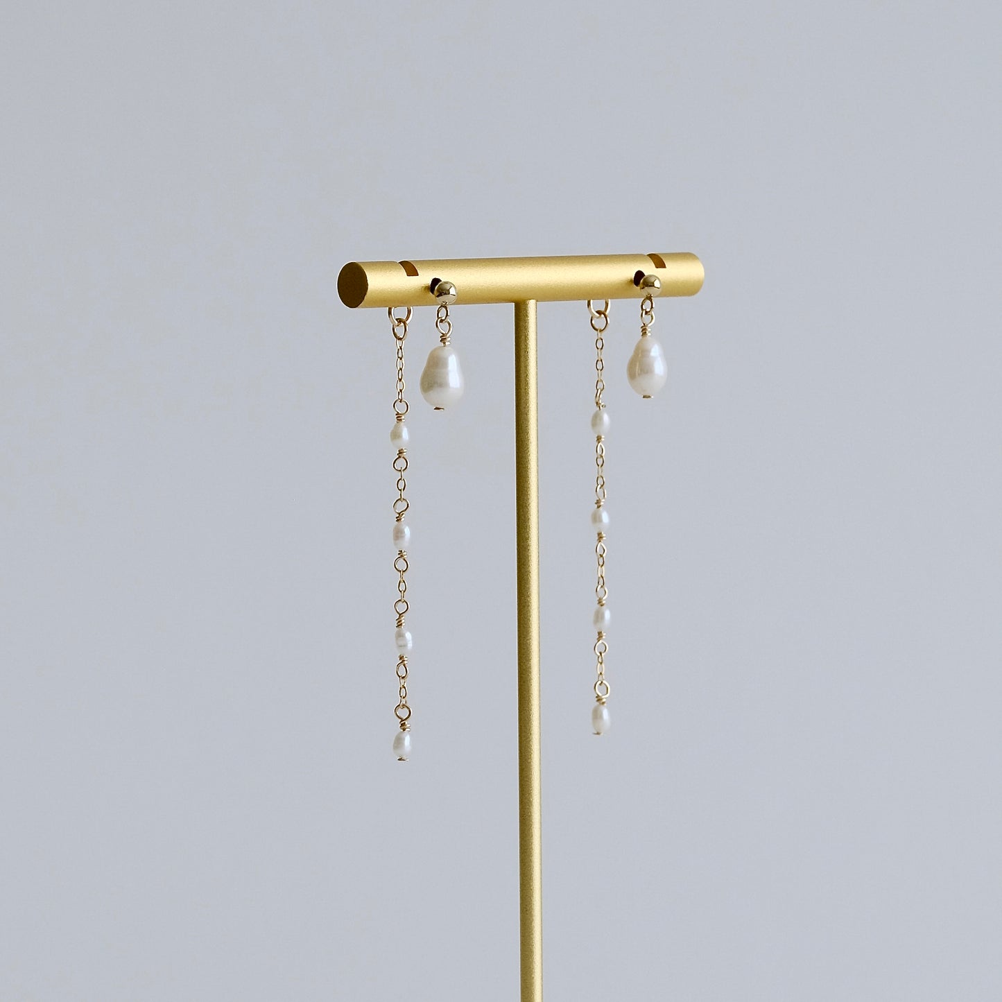 Dainty Pearl Earrings (2WAY)